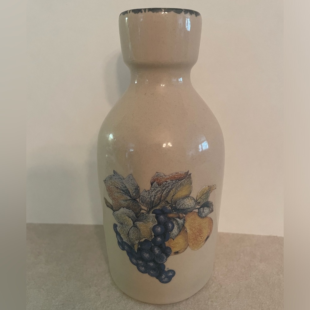 2001 Home and Garden Party Fruit Bud Vase